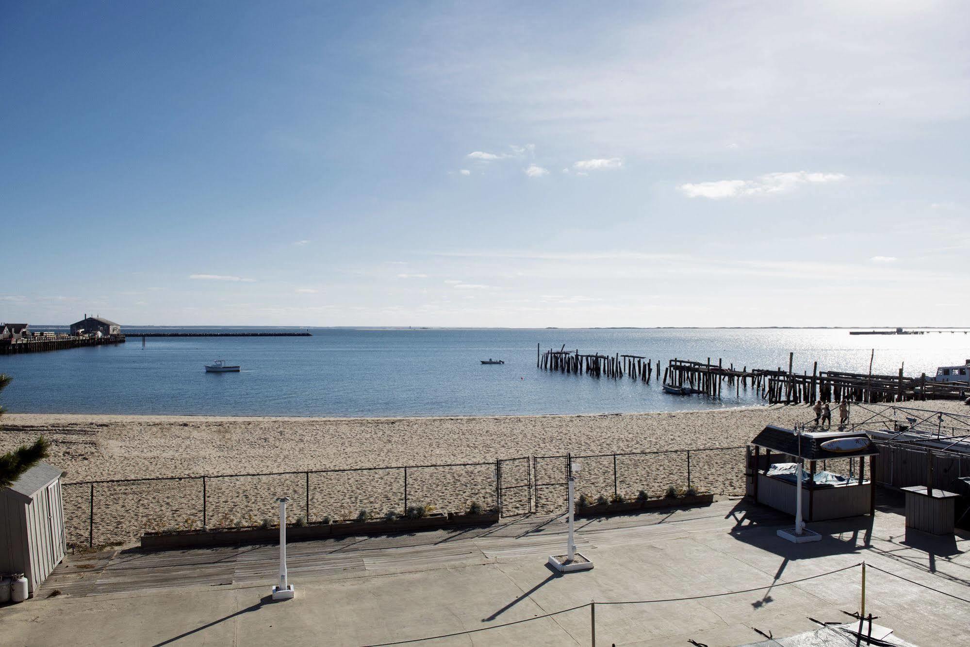 The Crown And Anchor Inn Provincetown Exterior photo